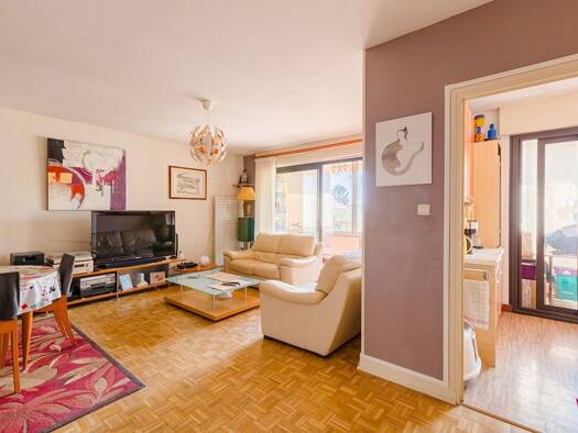 Appartement à vendre 275 000 € 3 pièces 2 chambres 83 m² 1er étage Chassieu le Bas Chassieu 69680