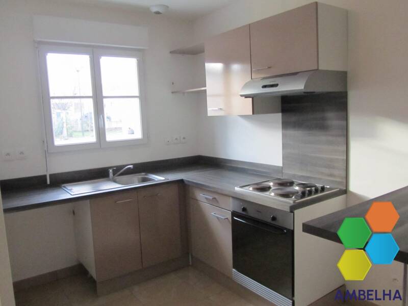 Maison à louer, 66m², LA CHAPELLE SAINT MESMIN