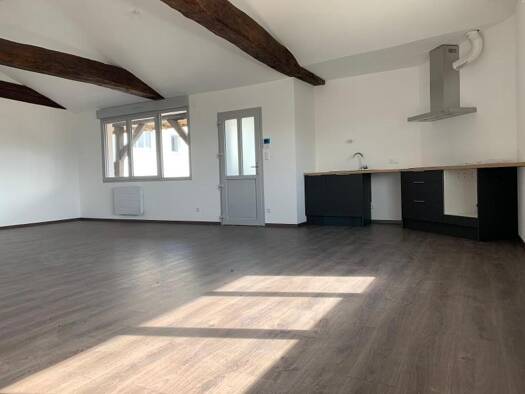 Appartement à louer 998 € 3 pièces 2 chambres 99 m² RDC Meximieux 01800