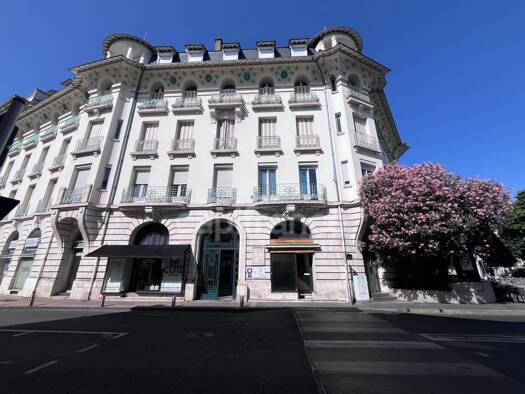 Appartement à vendre 135 000 € 2 pièces 1 chambre 52 m² Étage 3/4 Centre-Marcadieu-Marne Tarbes 65000
