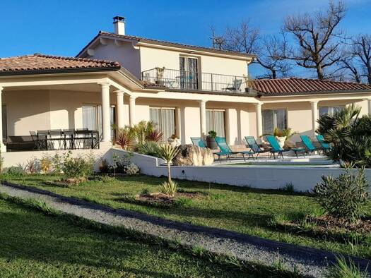 Maison à vendre 699 000 € 8 pièces 5 chambres 235 m² 11 840 m² de terrain Saint Privat en Périgord 24410