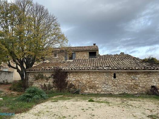 Maison à vendre - neuf 395 000 € 5 pièces 3 chambres 107 m² 1 032 m² de terrain Murs 84220