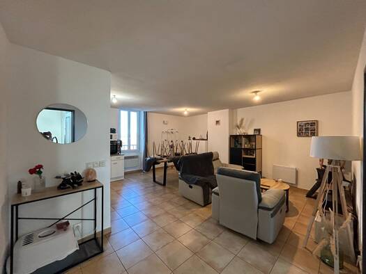 Appartement à louer 520 € 3 pièces 2 chambres 61 m² Étage 2/2 Centre Ville Le Teil 07400
