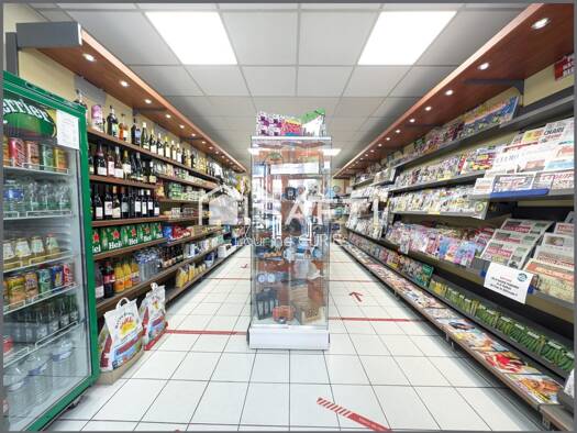 Boutique à vendre Fonds de commerce 64 000 € 86 m² de surface de vente Creissels 12100