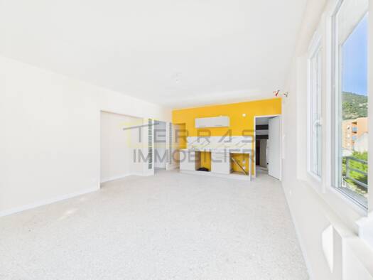 Appartement à vendre 145 000 € 2 pièces 1 chambre 63 m² RDC Nyons 26110