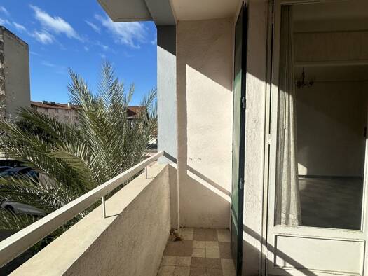 Appartement à vendre 129 000 € 4 pièces 2 chambres 62 m² Étage 1/4 Les Chutes Lavies Marseille 4ème arrondissement 13004