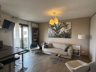 Appartement à louer 880 € 2 pièces 1 chambre 43 m² RDC Ajaccio 20090