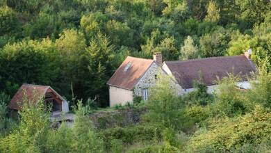 Maison à vendre 371 000 € 3 pièces 2 chambres 140 m² 27 000 m² de terrain Huriel 03380