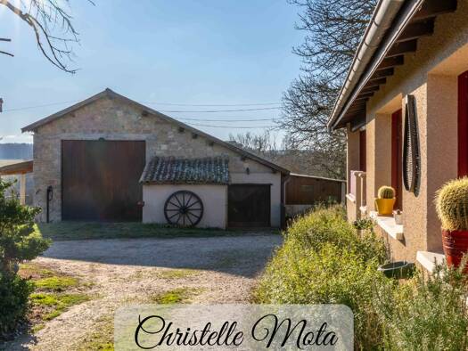 Maison de plain-pied à vendre 249 742 € 5 pièces 3 chambres 136 m² Montignac-de-Lauzun 47800