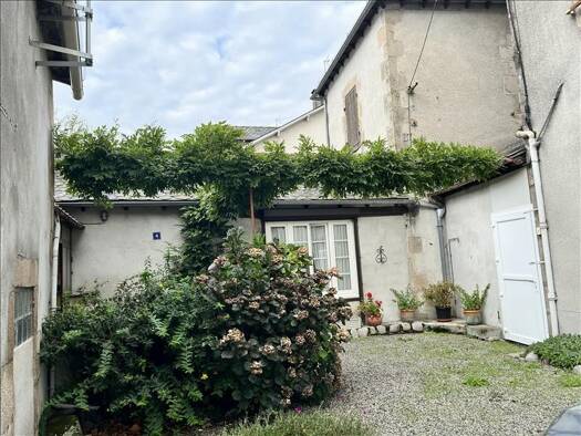 Maison de plain-pied à vendre 61 325 € 3 pièces 2 chambres 96 m² 150 m² de terrain St Privat 19220