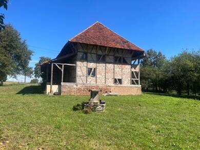 Maison à vendre 270 000 € 1 pièce 1 chambre 440 m² 3 300 m² de terrain Montpont-en-Bresse 71470