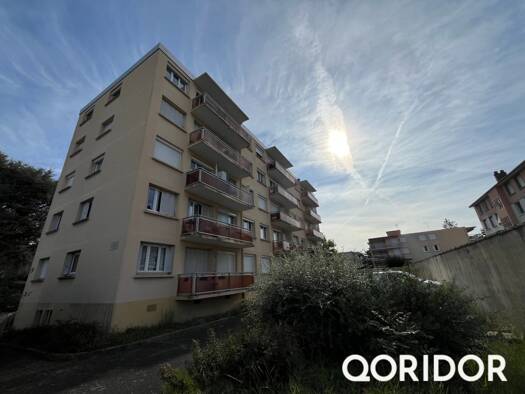 Appartement à vendre 110 000 € 2 pièces 1 chambre 44,4 m² Étage 4/5 Belleroche Villefranche-sur-Saône 69400