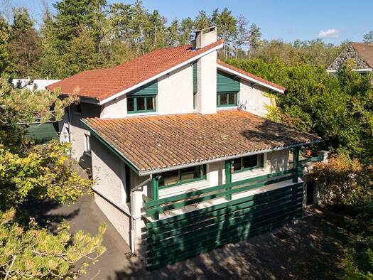 Villa à vendre 359 800 € 8 pièces 4 chambres 192 m² 1 800 m² de terrain Pessat-Villeneuve 63200