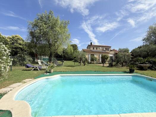 Maison de plain-pied à vendre 529 000 € 5 pièces 4 chambres 118,7 m² 2 322 m² de terrain Campagne Miramas 13140