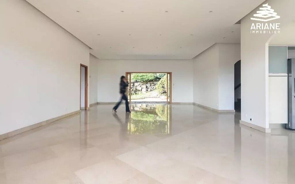 Maison à vendre, 203m², COLLONGES AU MONT D'OR