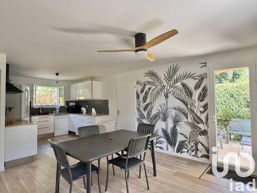 Maison à vendre 385 000 € 5 pièces 4 chambres 104 m² Salles 33770