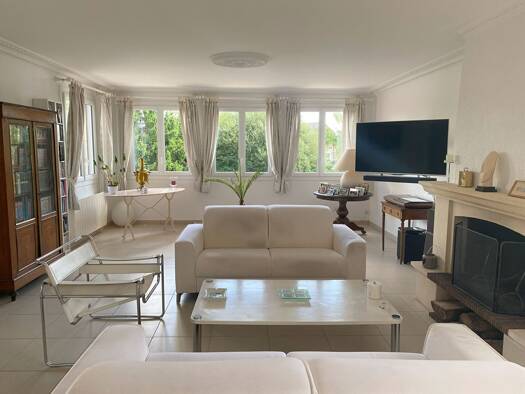 Maison à vendre 640 500 € 10 pièces 6 chambres 282 m² 7 693 m² de terrain Angers 49000