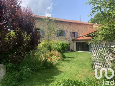 Maison à vendre 283 500 € 8 pièces 4 chambres 235 m² 1 500 m² de terrain Jullianges 43500