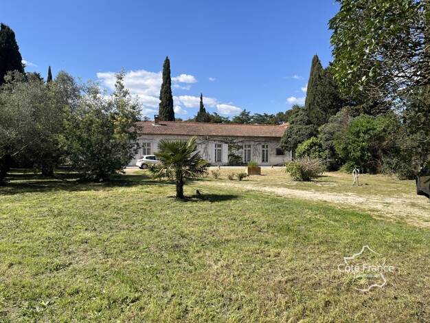 Ferme à vendre 449 000 € 5 pièces 3 chambres 258 m² 1 900 m² de terrain Nimes 30900