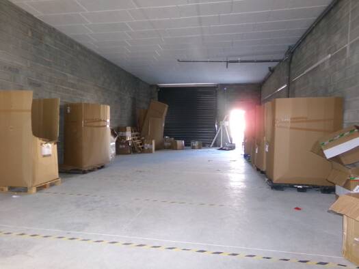 Local commercial à louer 980 € 115 m² de surface de vente Maraussan 34370