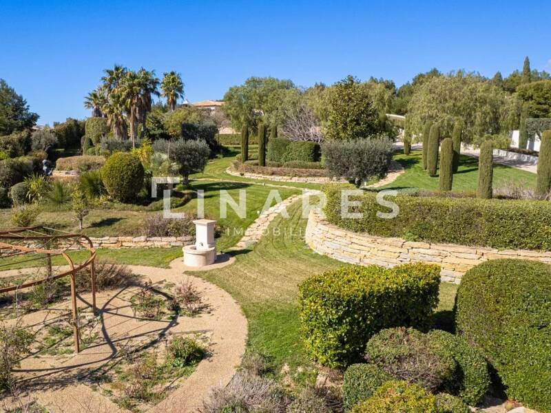 Maison à vendre, 570m², CEYRESTE