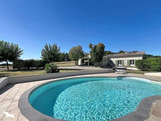 Maison à vendre 399 000 € 4 pièces 3 chambres 130 m² 4 000 m² de terrain La Réunion 47700