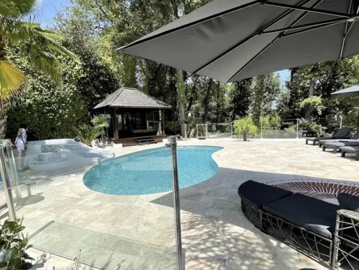 Villa à louer 3 500 € 4 pièces 3 chambres 150 m² Nord Roquefort-les-Pins 06330