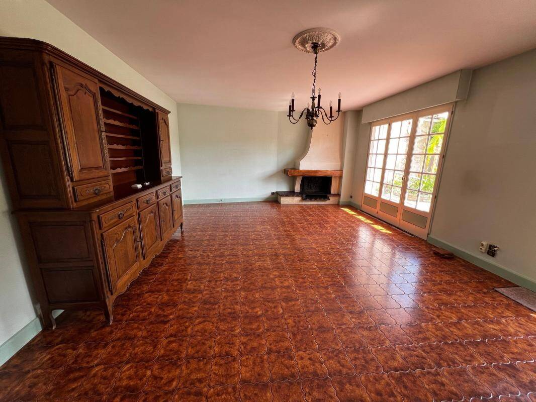 Maison à vendre, 186m², MORTAGNE SUR GIRONDE