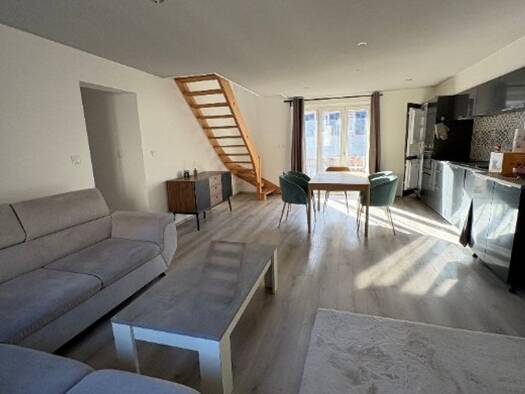 Appartement à louer 1 200 € 4 pièces 91,6 m² Étage 2/2 Centre Ville Pontarlier 25300