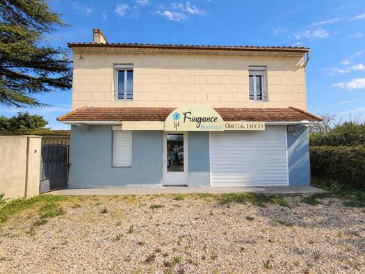 Local commercial à vendre 69 000 € 40 m² de surface de vente Arveyres 33500