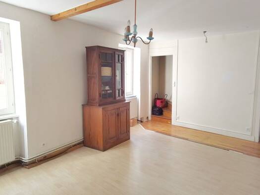 Appartement à vendre 165 000 € 5 pièces 1 chambre 58 m² RDC Chazay d Azergues 69380