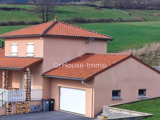 Maison à vendre 279 000 € 7 pièces 4 chambres 145 m² 1 866 m² de terrain Langeac 43300
