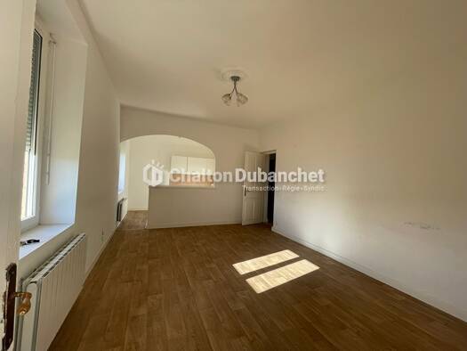 Maison à vendre 185 000 € 5 pièces 4 chambres 109 m² 653 m² de terrain Sud Feurs 42110