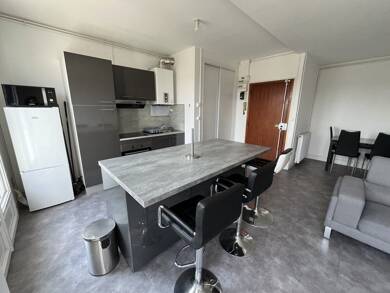 Appartement à louer 480 € 2 pièces 1 chambre 50 m² Dernier étage, Étage 3/3 Centre Ville Vierzon 18100
