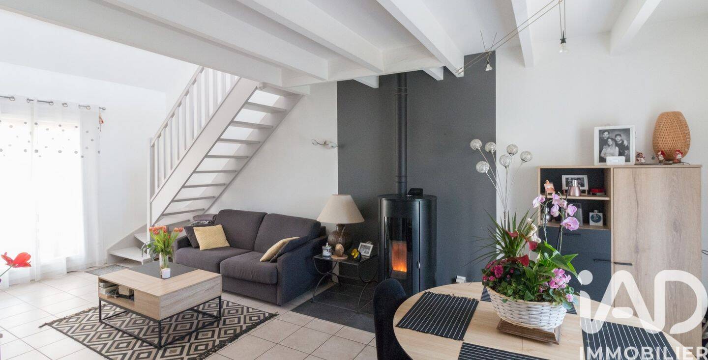 Maison à vendre, 134m², MOUSSY LE NEUF