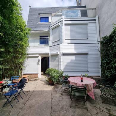 Maison à vendre 1 750 000 € 5 pièces 4 chambres 127,8 m² 301 m² de terrain Paris 18ème 75018