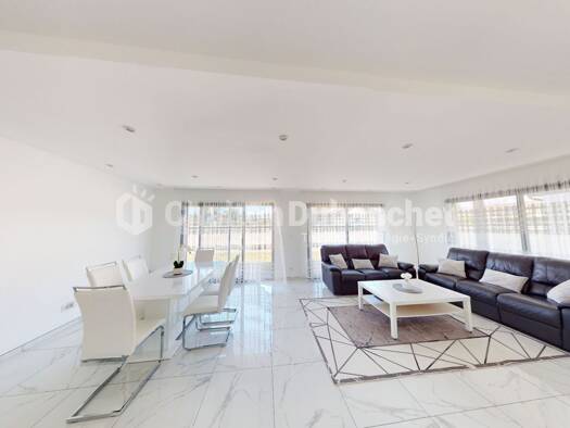 Maison de plain-pied à vendre 285 000 € 5 pièces 3 chambres 128 m² 647 m² de terrain Balbigny 42510