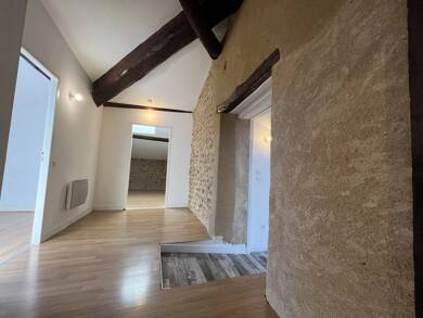 Appartement à vendre 152 000 € 4 pièces 3 chambres 102 m² 1er étage Cornas 07130