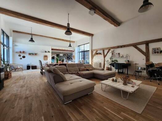 Maison à vendre 398 000 € 6 pièces 4 chambres 392 m² 452 m² de terrain Sens 89100
