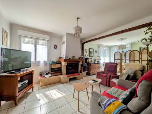Maison à vendre 169 600 € 4 pièces 3 chambres 106 m² 539 m² de terrain Maulévrier 49360