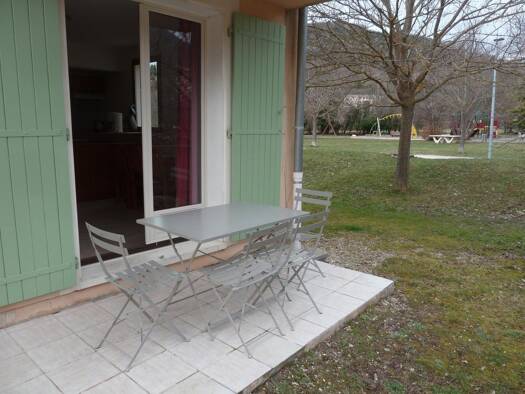 Appartement à vendre 84 000 € 3 pièces 2 chambres 38 m² RDC Montbrun-les-Bains 26570