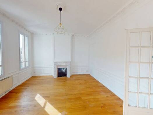 Appartement à louer 848 € 5 pièces 3 chambres 96 m² 2ème étage Centre Soissons 02200