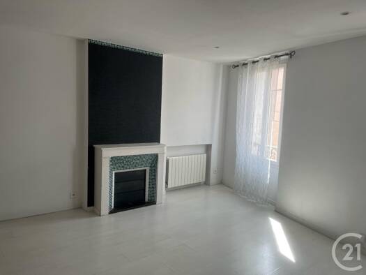Duplex à louer 806 € 3 pièces 2 chambres 83,5 m² 2ème étage Tourves 83170