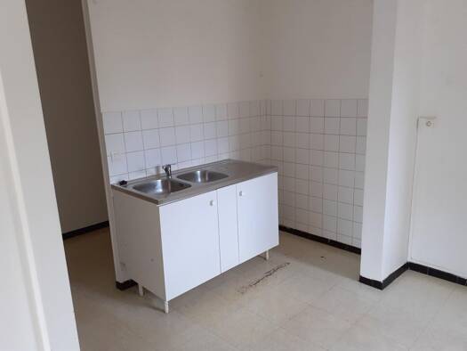 Appartement à vendre 118 000 € 3 pièces 2 chambres 78 m² Étage 4/5 Barcelonnette 04400