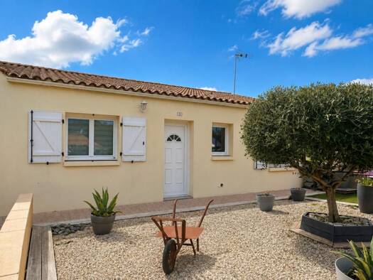 Maison de plain-pied à vendre 231 000 € 4 pièces 3 chambres 85 m² 384 m² de terrain La Boissière-des-Landes 85430