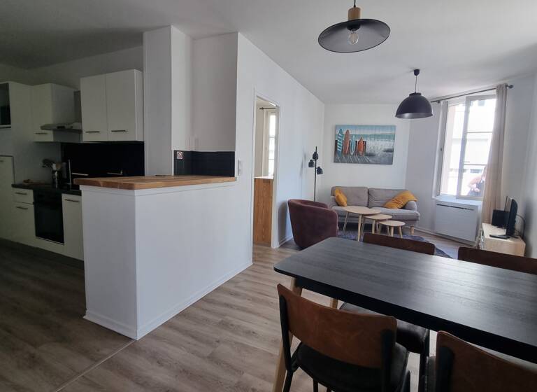 Appartement à vendre 136 500 € 2 pièces 1<br/>chambre 48 m²<br/>superficie RDC/1<br/>étage Rochefort 17300