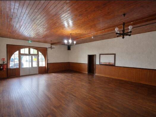 Immeuble à vendre 243 000 € 370 m² Javerlhac-et-la-Chapelle-Saint-Robert 24300