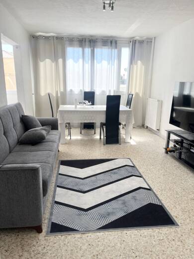 Appartement à vendre 66 500 € 4 pièces 3 chambres 67 m² 3ème étage Marseille 13015