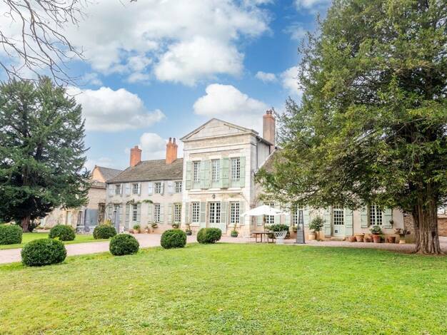 Maison à vendre 1 950 000 € 18 pièces 8 chambres 820 m² Givry 71640