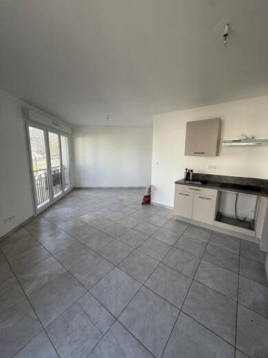 Appartement à louer 958 € 2 pièces 1 chambre 40 m² 2ème étage Place Mozart Le Blanc-Mesnil 93150